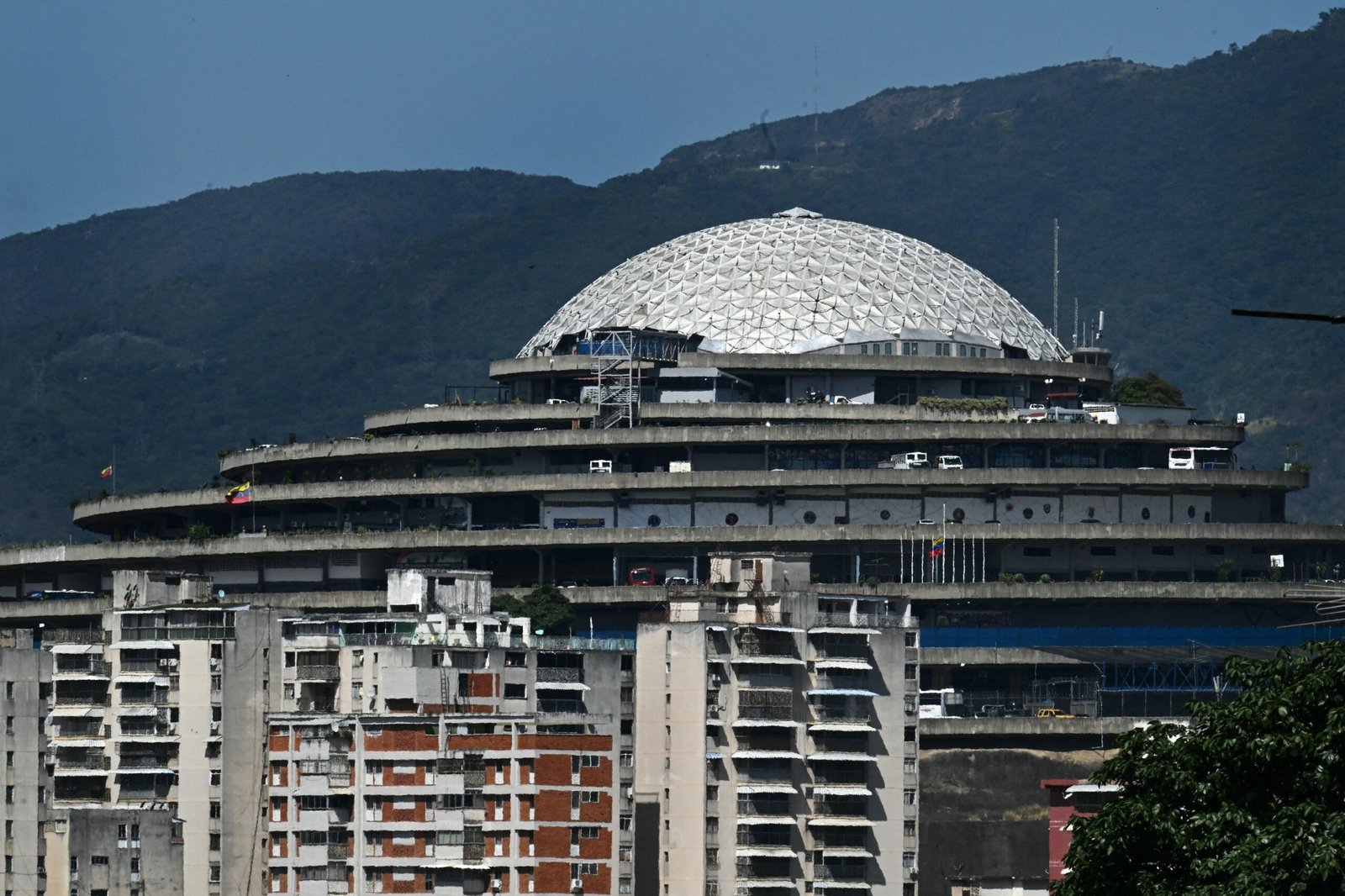 Presidente interina da Venezuela anuncia lei de anistia geral e diz que vai transformar prisão em centro esportivo e cultural