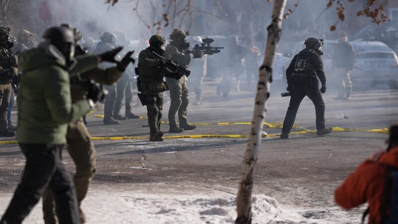 ICE amplia poder de seus agentes para efetuar prisões sem mandado, diz ‘New York Times’
