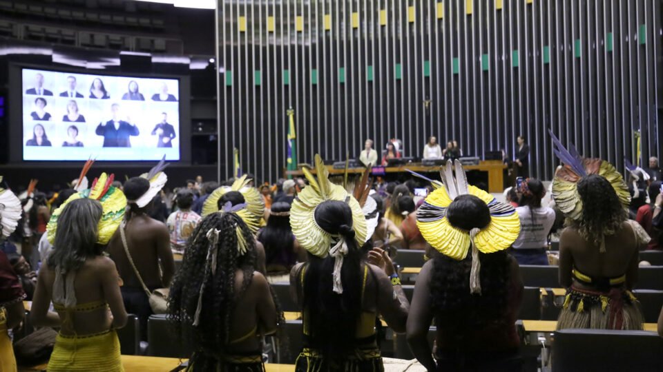 Congresso articula PEC do marco temporal para alterar a Constituição em meio a impasse com STF