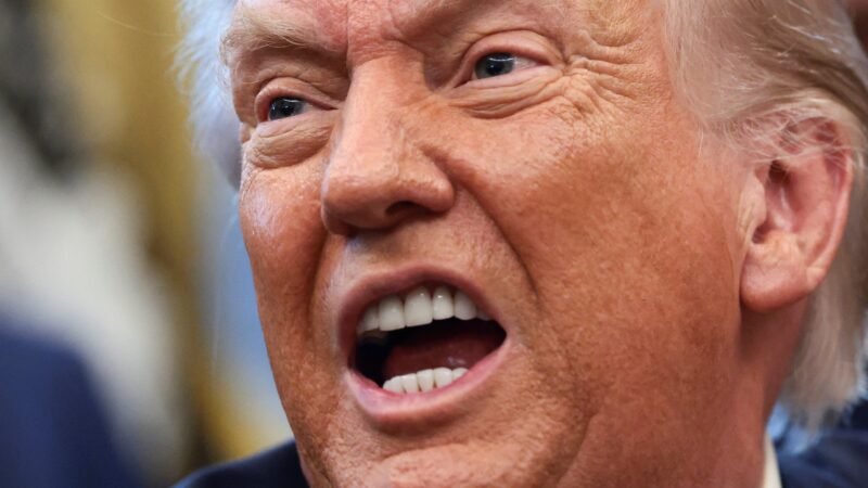 Casa Branca encerra parte do tarifaço, e Trump assina taxação global de 10%