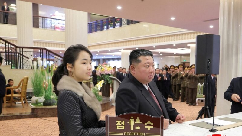 Kim Jong-un já posiciona filha para sucedê-lo, diz agência de espionagem de Seul