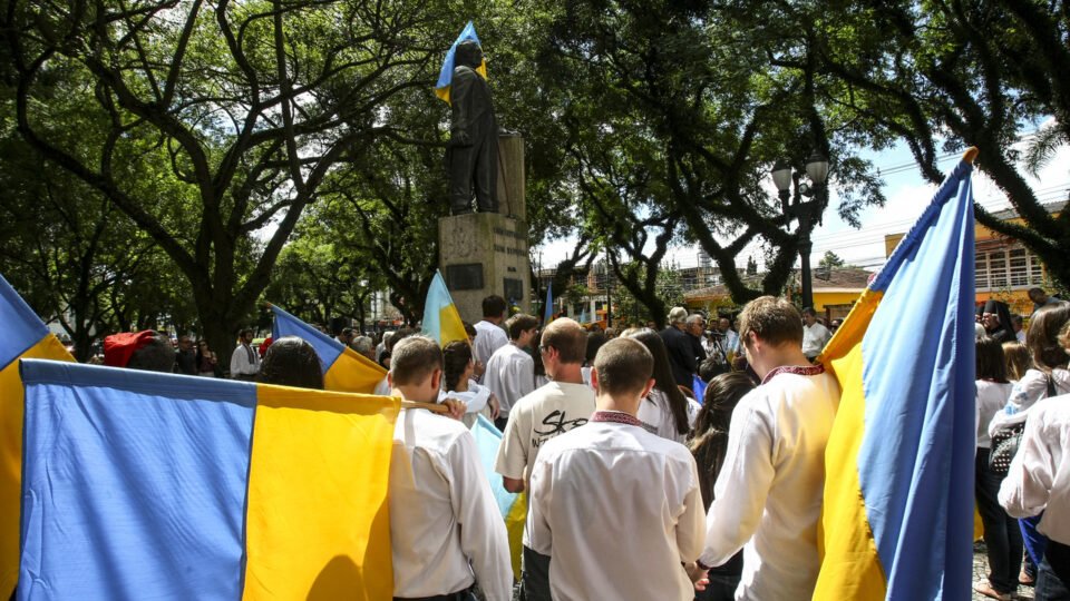 Como a comunidade ucraniana no Brasil se mobiliza após 4 anos de guerra?
