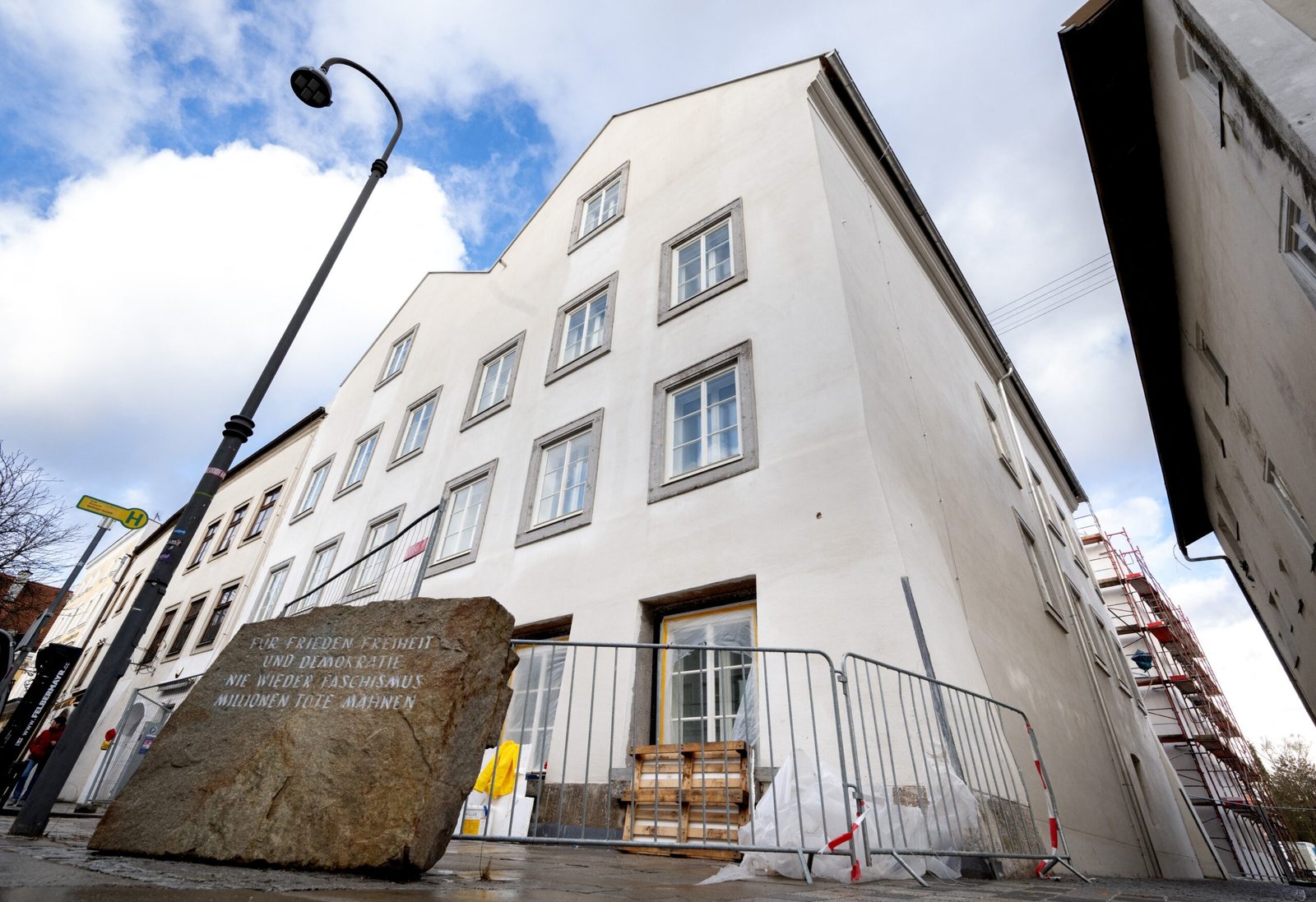 Casa onde Hitler nasceu vira delegacia e gera debate na Áustria