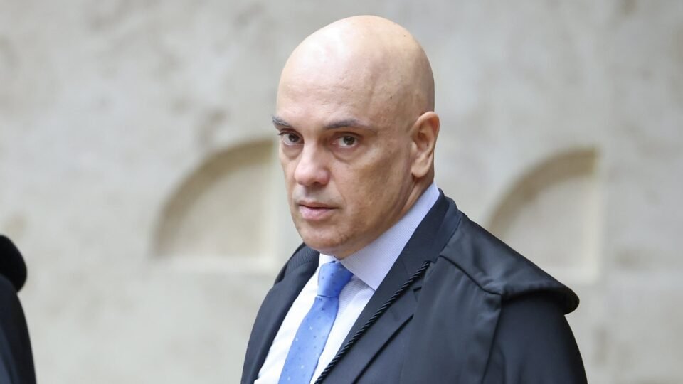 Moraes ordena que Receita apure possível quebra de sigilo de ministros do STF, diz jornal