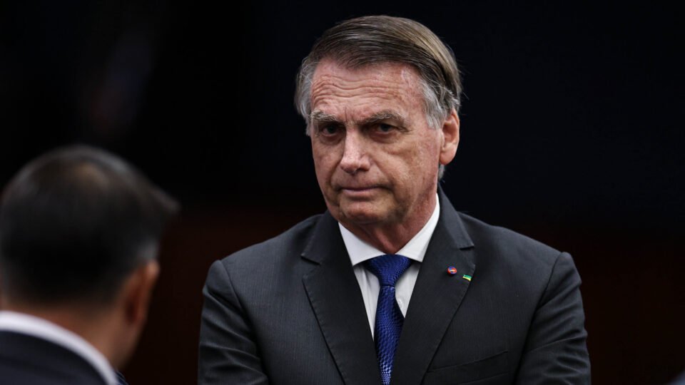 STM dá 10 dias para Bolsonaro apresentar defesa em processo sobre expulsão do Exército