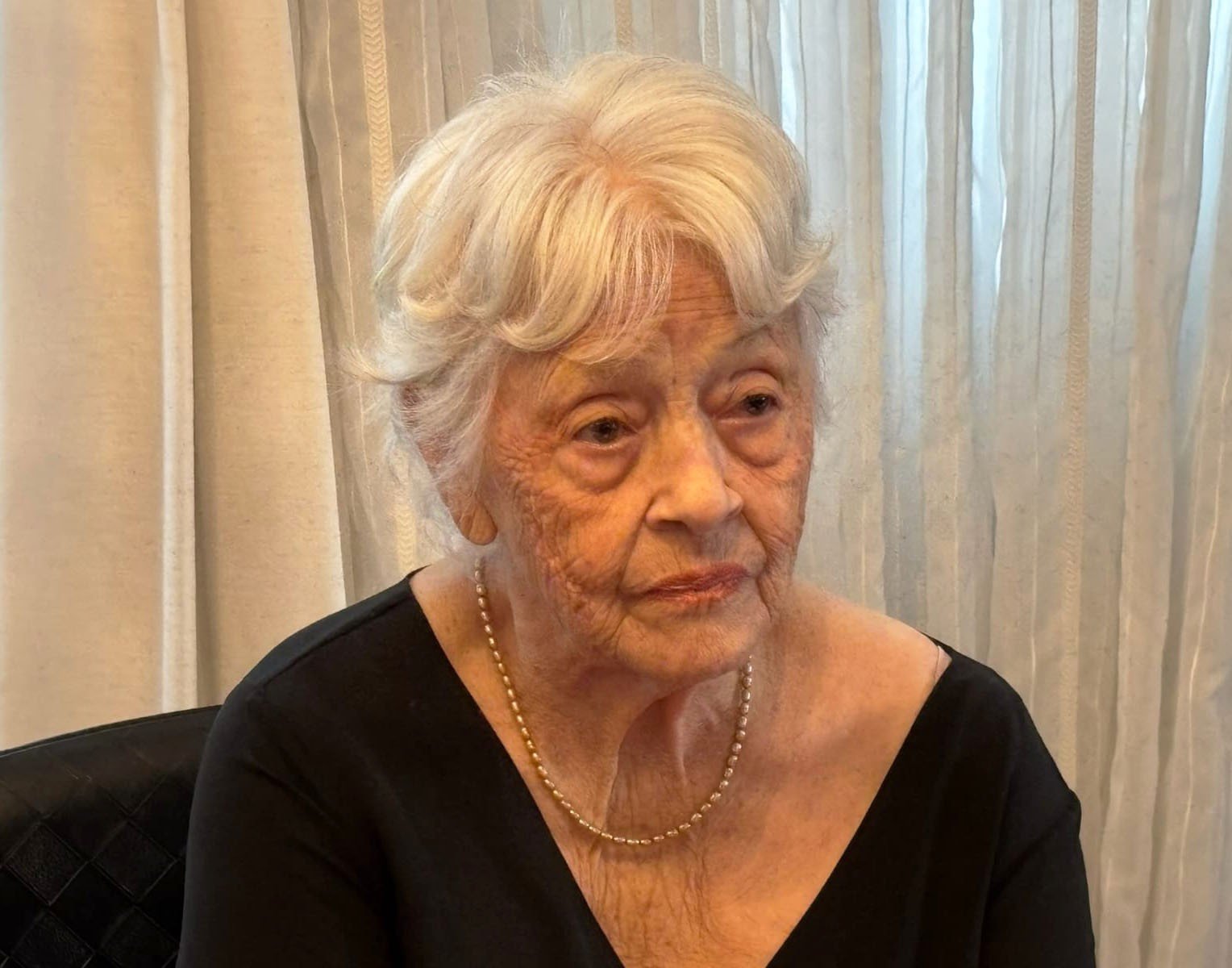 Adélia Prado apresenta evolução clínica e encerra ciclo de antibióticos, diz hospital