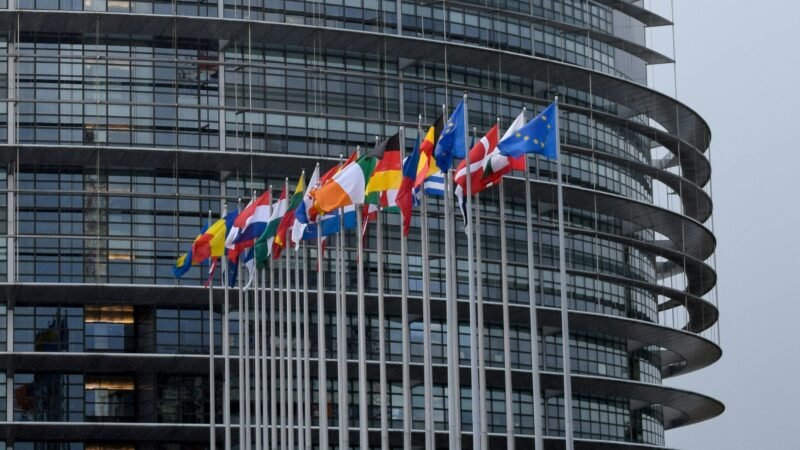 Parlamento Europeu aprova regras para endurecer medidas contra imigração