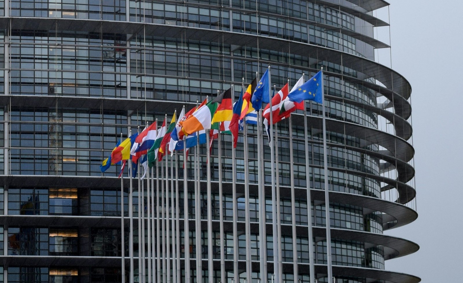 Parlamento Europeu aprova regras para endurecer medidas contra imigração