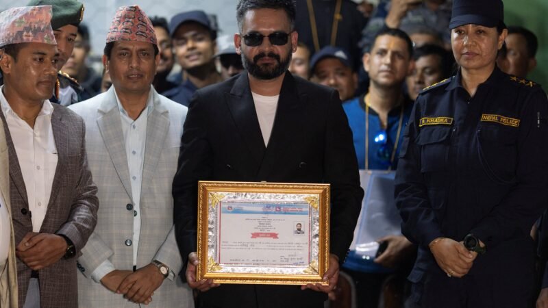Rapper que se tornou político vence as eleições no Nepal após manifestações da ‘Geração Z’
