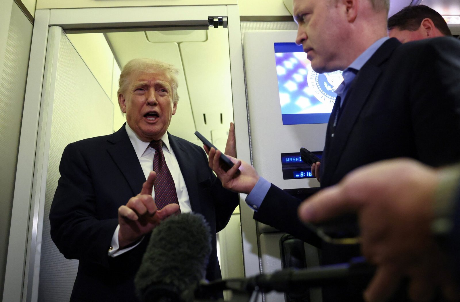 Donald Trump diz que negociações com Cuba continuam e que uma ação pode ocorrer após o Irã