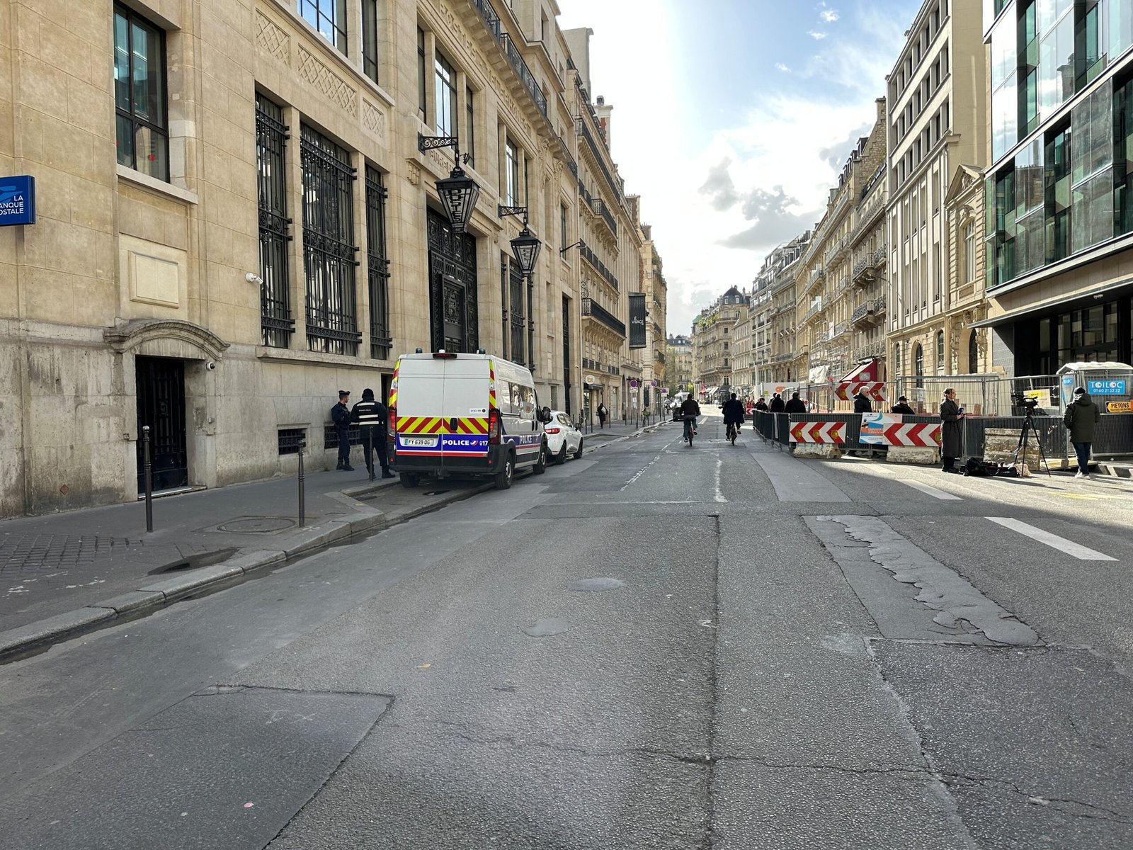 França abre investigação de terrorismo após tentativa de ataque a Bank of America em Paris