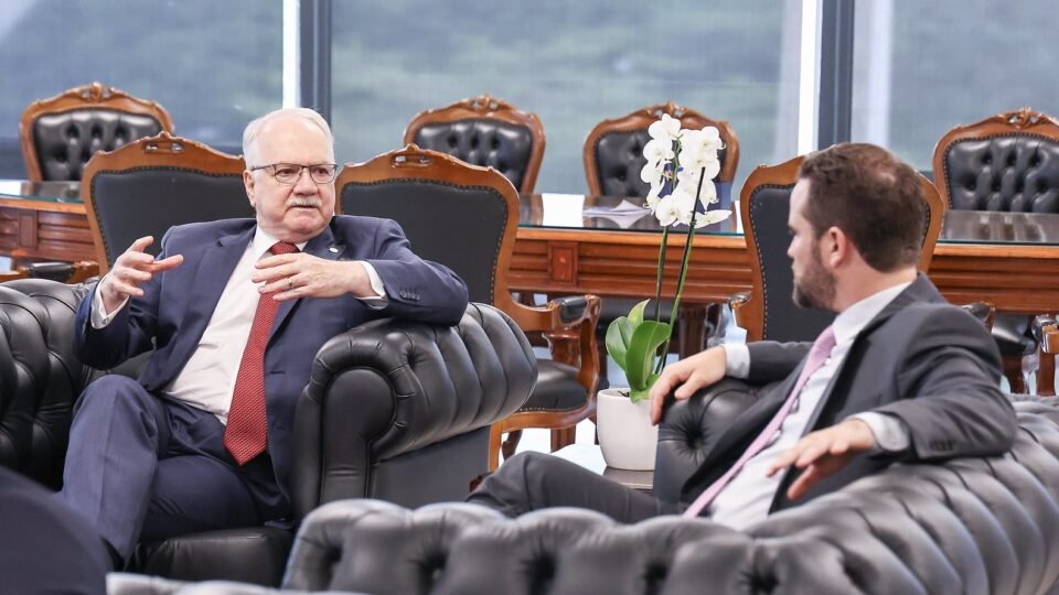 Fachin cria comissão para discutir “penduricalhos”