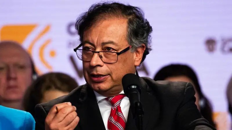 Petro acusa o Equador de bombardear território colombiano