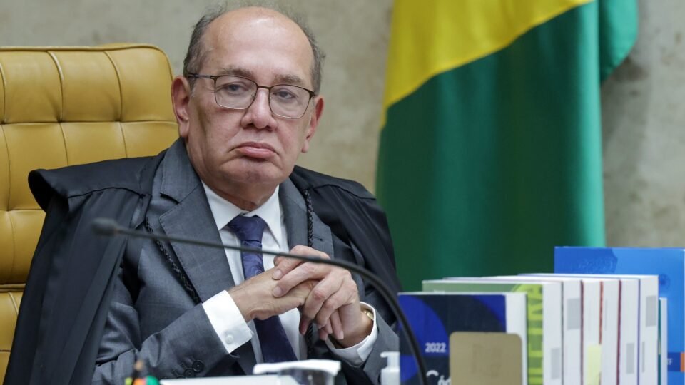 Sóstenes diz ter oferecido queixa-crime contra Gilmar por acusações de vazamento