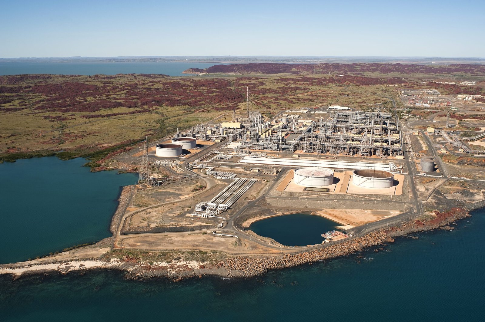 Ciclone severo interrompe produção de gás em usinas na Austrália