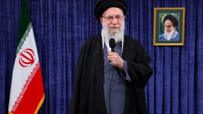 Irã confirma morte do líder supremo Ali Khamenei