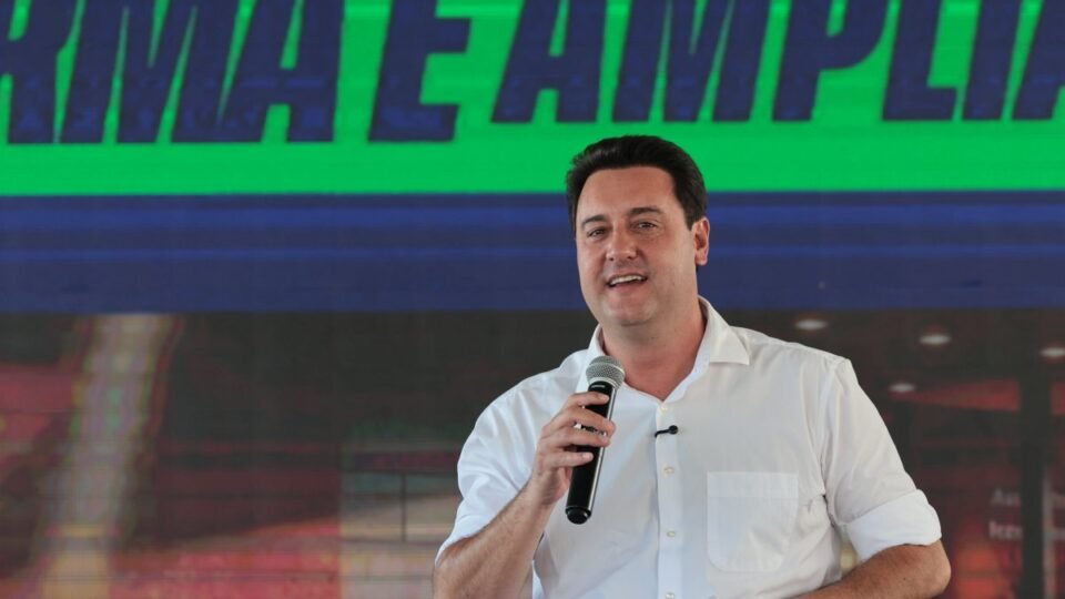 O que Ratinho Junior ganha (e perde) ao concorrer a presidente com Flávio Bolsonaro na disputa