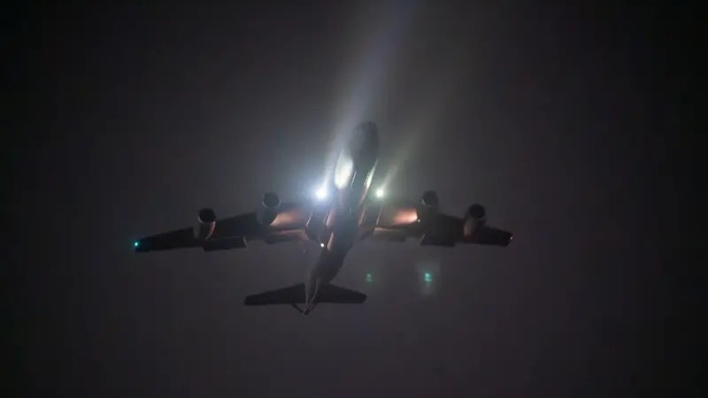 Avião de reabastecimento dos EUA cai no espaço aéreo do Iraque; seis militares estavam a bordo, diz TV