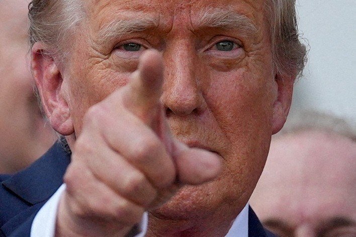 Donald Trump volta a criticar a OTAN e ‘cutuca’ papa Leão XIV em rede social