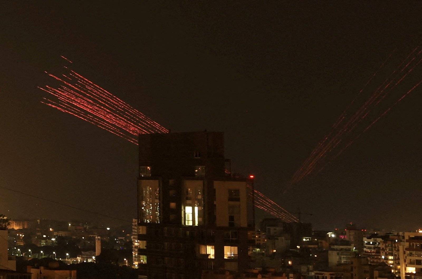 Líbano acusa Israel de violar cessar-fogo horas após início da trégua