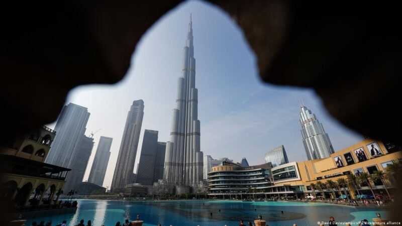 Colapso do turismo: lojas de luxo em Dubai sentem baque da guerra no Oriente Médio