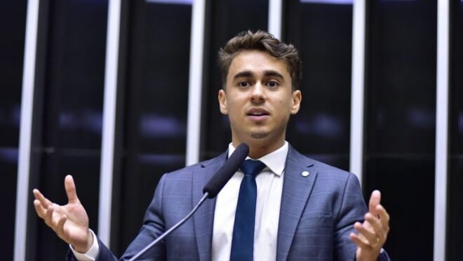 Como a direita brasileira domina a comunicação nas redes sociais?
