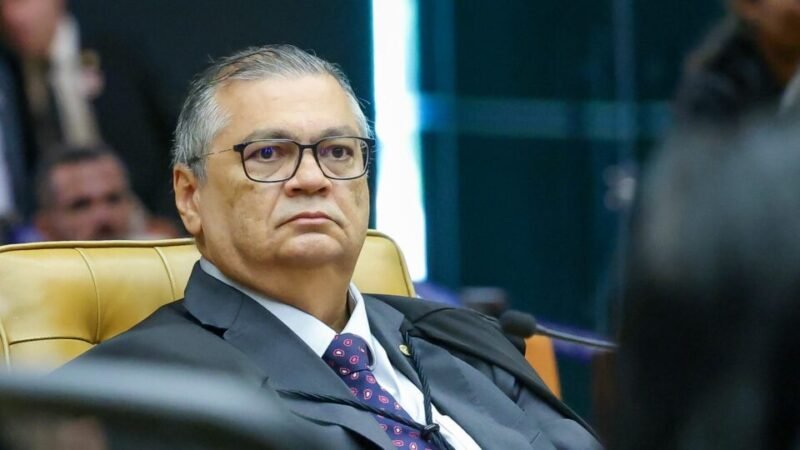 Dino forma maioria por condenação de Eduardo Bolsonaro por difamação contra Tabata Amaral