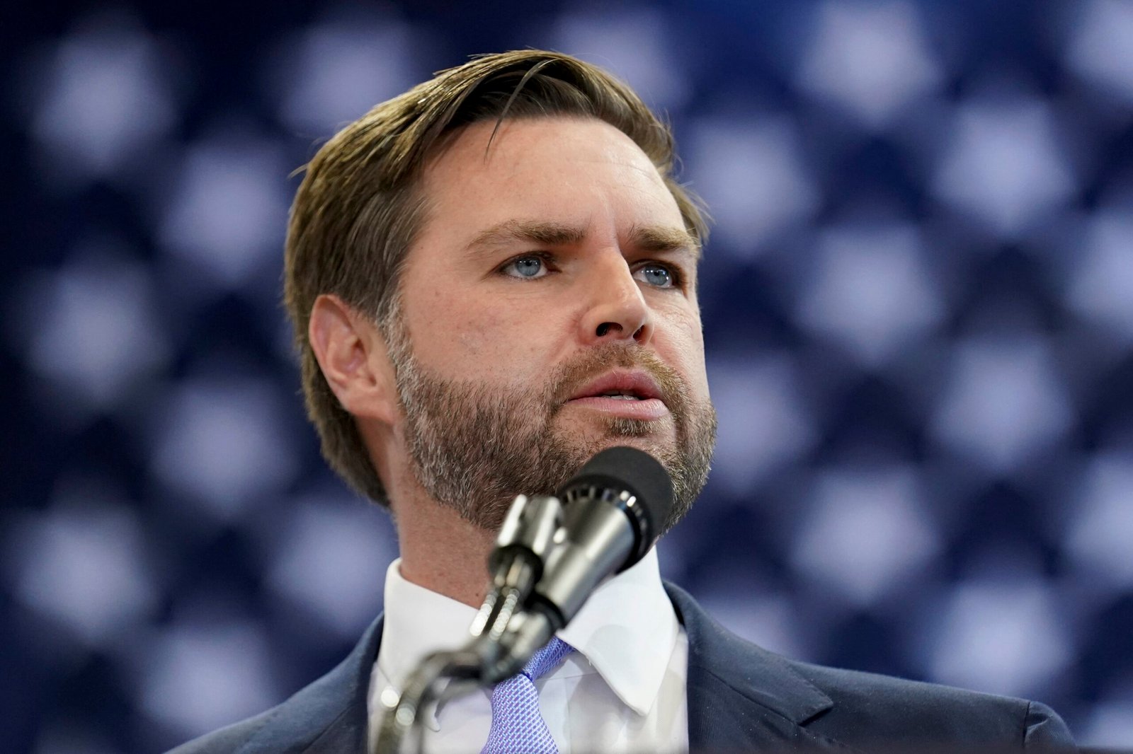 Vice de Trump diz que 1ª proposta de paz do Irã ‘parecia feita pelo ChatGPT, sinceramente’