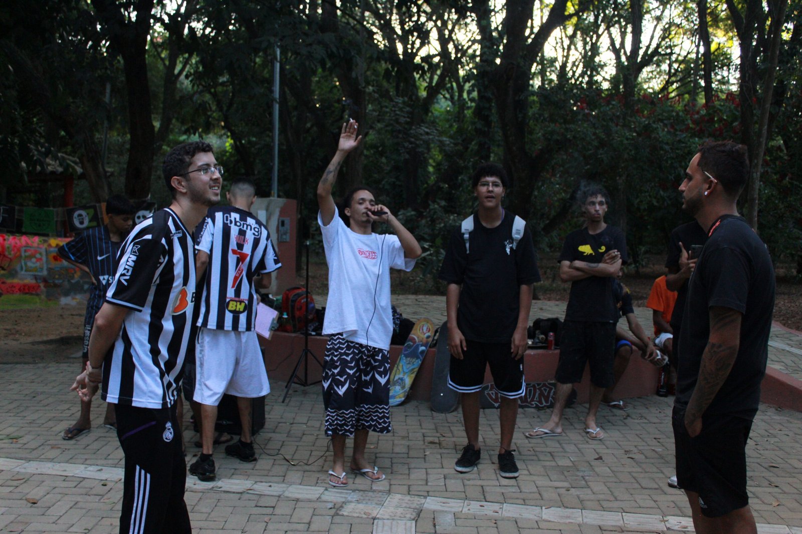 Projeto de hip hop transforma vidas de jovens em Divinópolis: ‘É possível viver da própria arte’