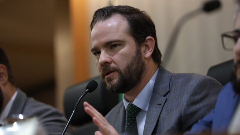 Classificar PCC e CV como terroristas afetaria mercado e turismo no Brasil, diz Durigan