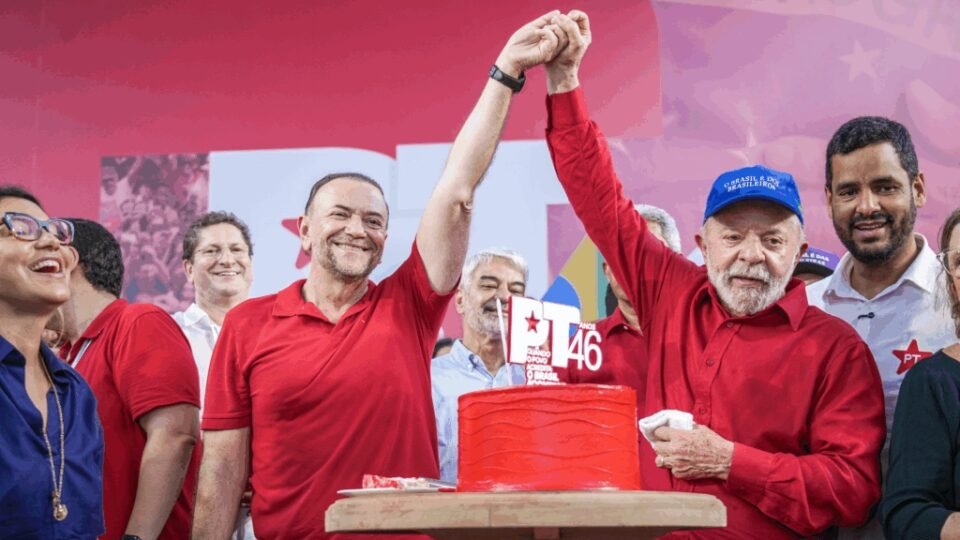 Como o PT está treinando militantes para serem porta-vozes de Lula nas redes?