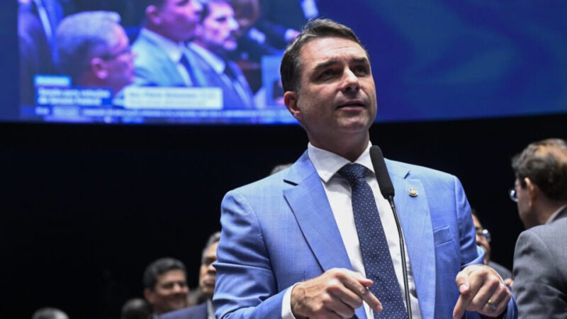 Flávio diz que Moraes pode usar STF para “desequilibrar” eleições