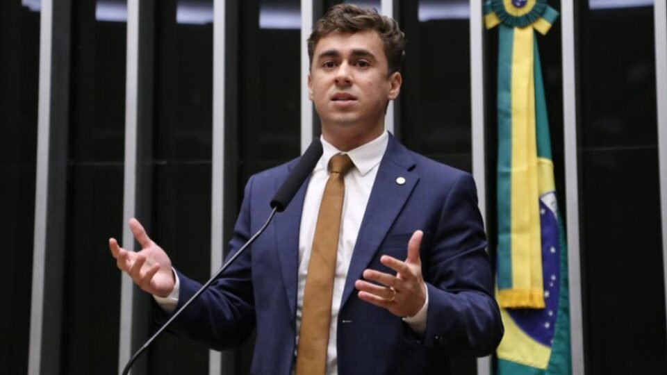 Nikolas chama Jair Renan de “toupeira cega”; Flávio pede fim das provocações