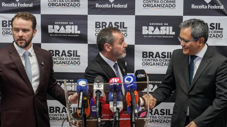 Governo do Brasil firma cooperação com EUA contra tráfico de armas e drogas