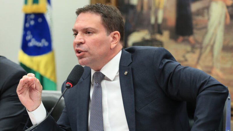 Ramagem usa voto de Moraes para pedir absolvição no STF