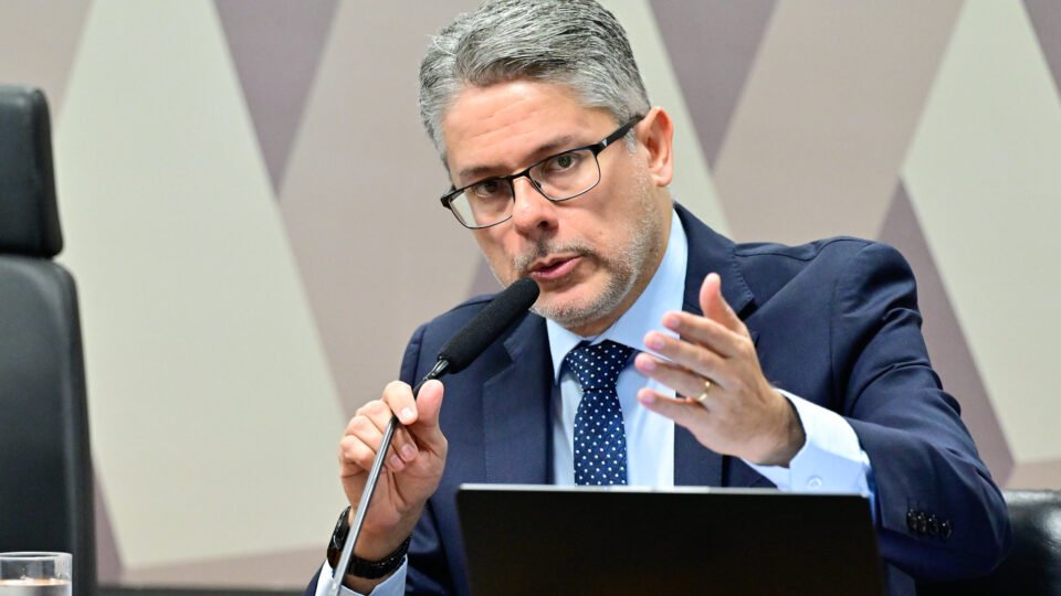 Alessandro Vieira pede à PGR arquivamento de ação de Gilmar Mendes