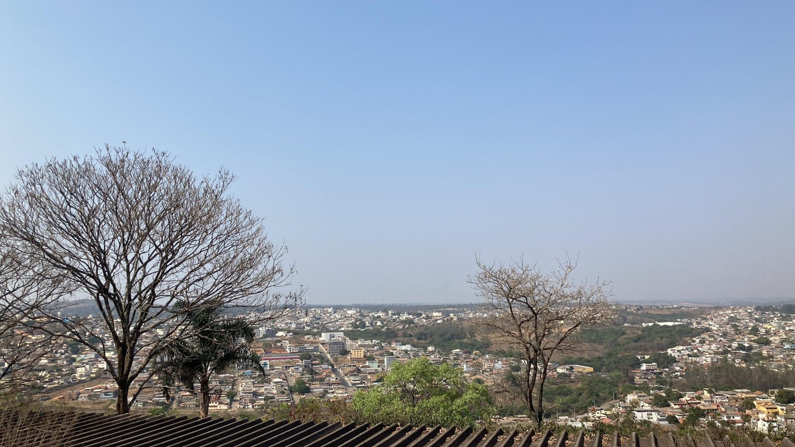 Semana com feriado de Tiradentes será de sol, calor e céu sem nuvens em Divinópolis e região