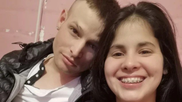 Ele matou seu pai abusivo e foi preso por 12 anos — mas a família defende sua libertação