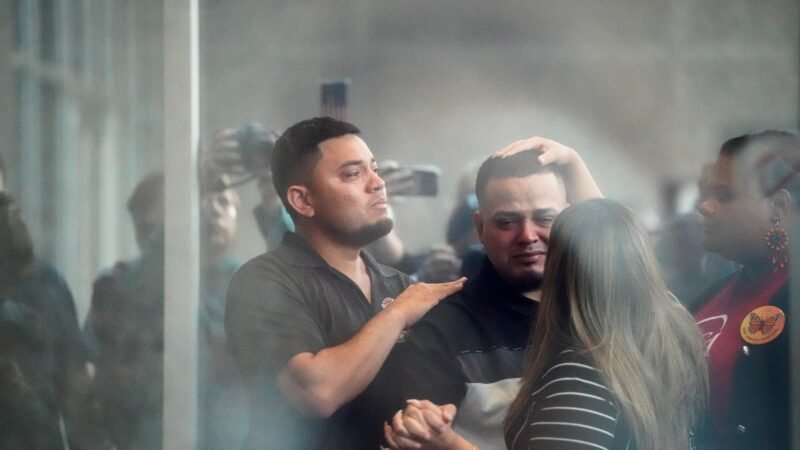 Acusação contra imigrante que governo Trump deportou por engano é arquivada e aponta abuso de poder