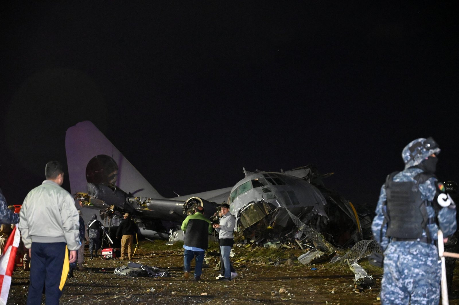 Pilotos envolvidos em acidente aéreo com mais de 20 mortos na Bolívia são presos
