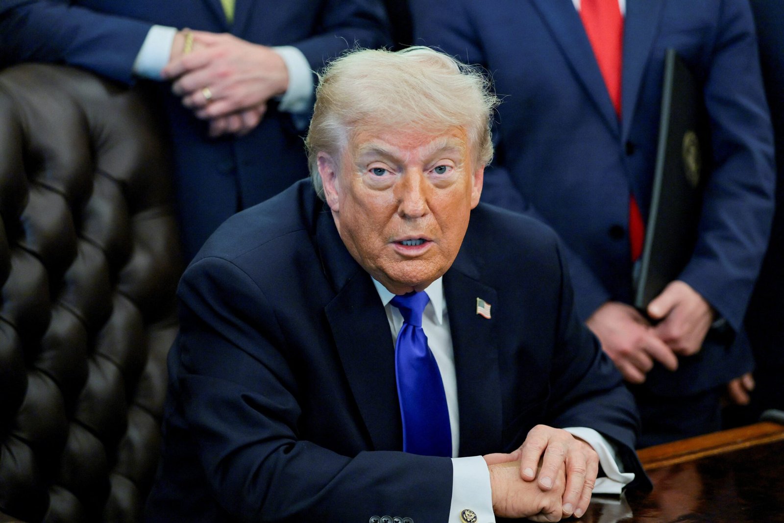 Trump diz que vai pausar operação no Estreito de Ormuz para tentar acordo com o Irã