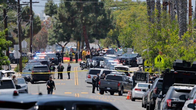Atiradores invadem Centro Islâmico e matam 3 pessoas em San Diego, nos EUA