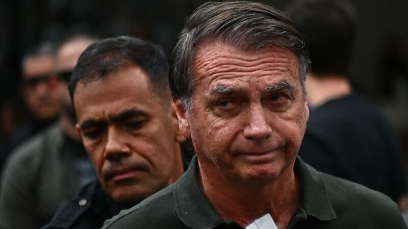 Cirurgia de Bolsonaro termina e hospital divulga novo boletim médico