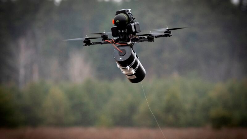 Como funcionam os drones de fibra óptica do Hezbollah que desafiam defesa de Israel