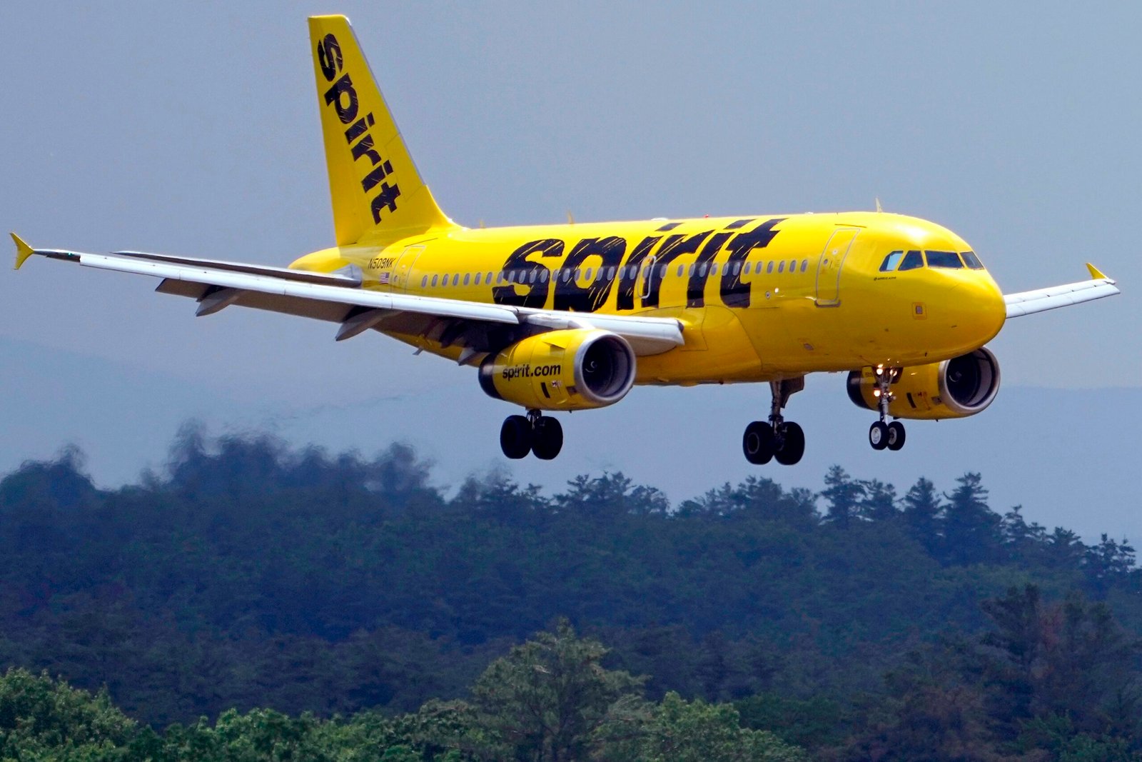 Após cancelar voos e encerrar operações, Spirit diz que maioria dos clientes foi reembolsada