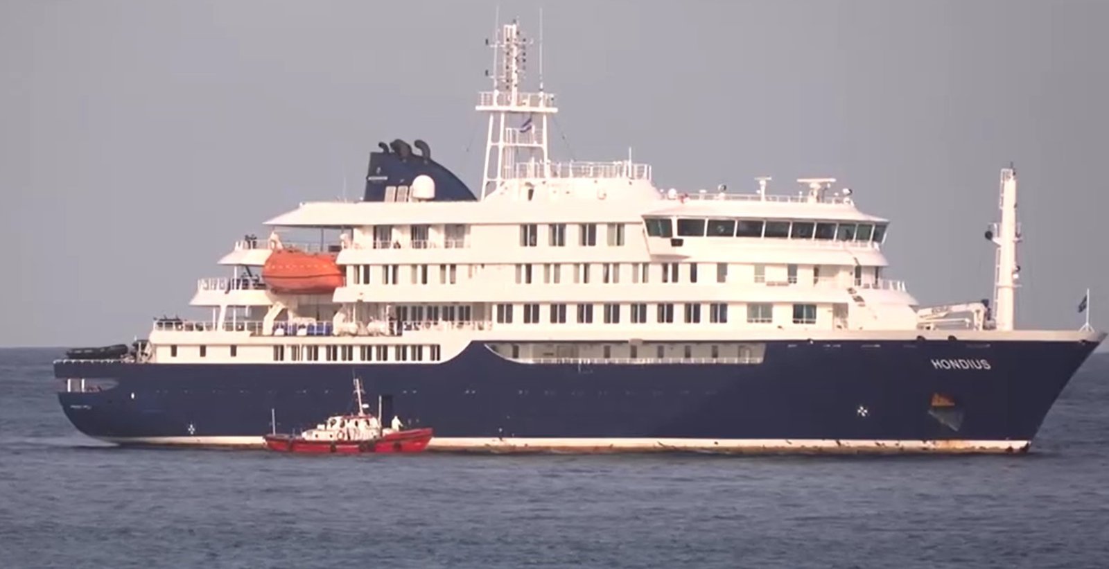 VÍDEO: Passageiros com sintomas são retirados de cruzeiro onde houve possível surto de hantavírus