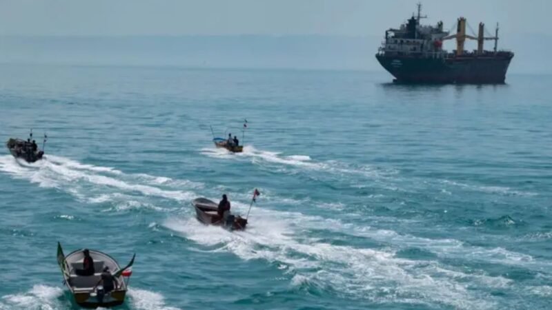 A ‘marinha mosquito’ do Irã: como ‘enxame’ de pequenas embarcações desafia os EUA no Estreito de Ormuz