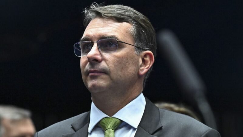 Como um áudio de Flávio Bolsonaro pode virar investigação no TSE?