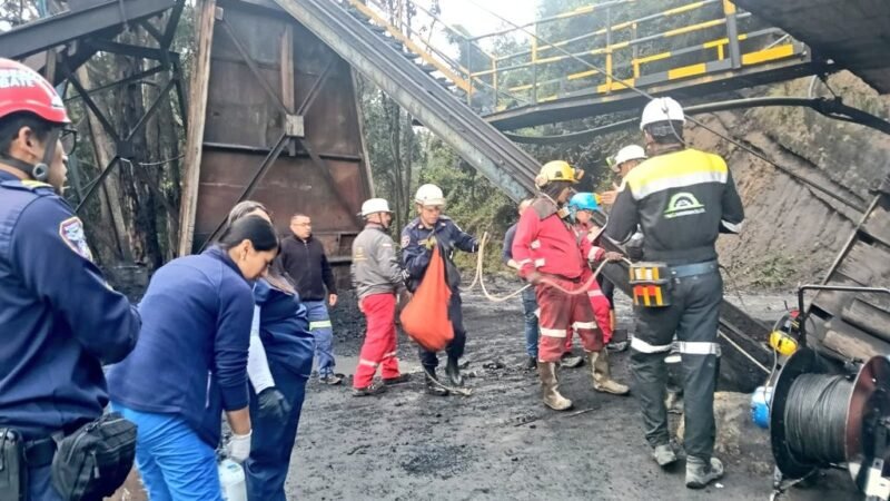 Explosão deixa 12 pessoas presas em mina de carvão na Colômbia