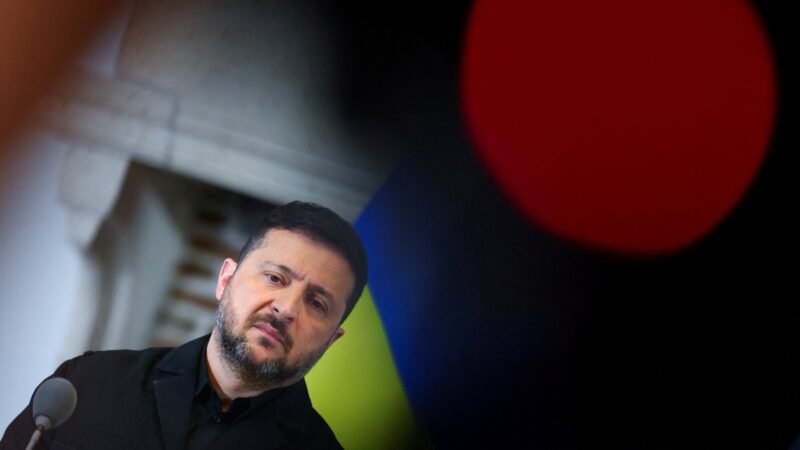 Em carta aberta, Zelensky propõe encontro com Putin: ‘Chega de guerra’